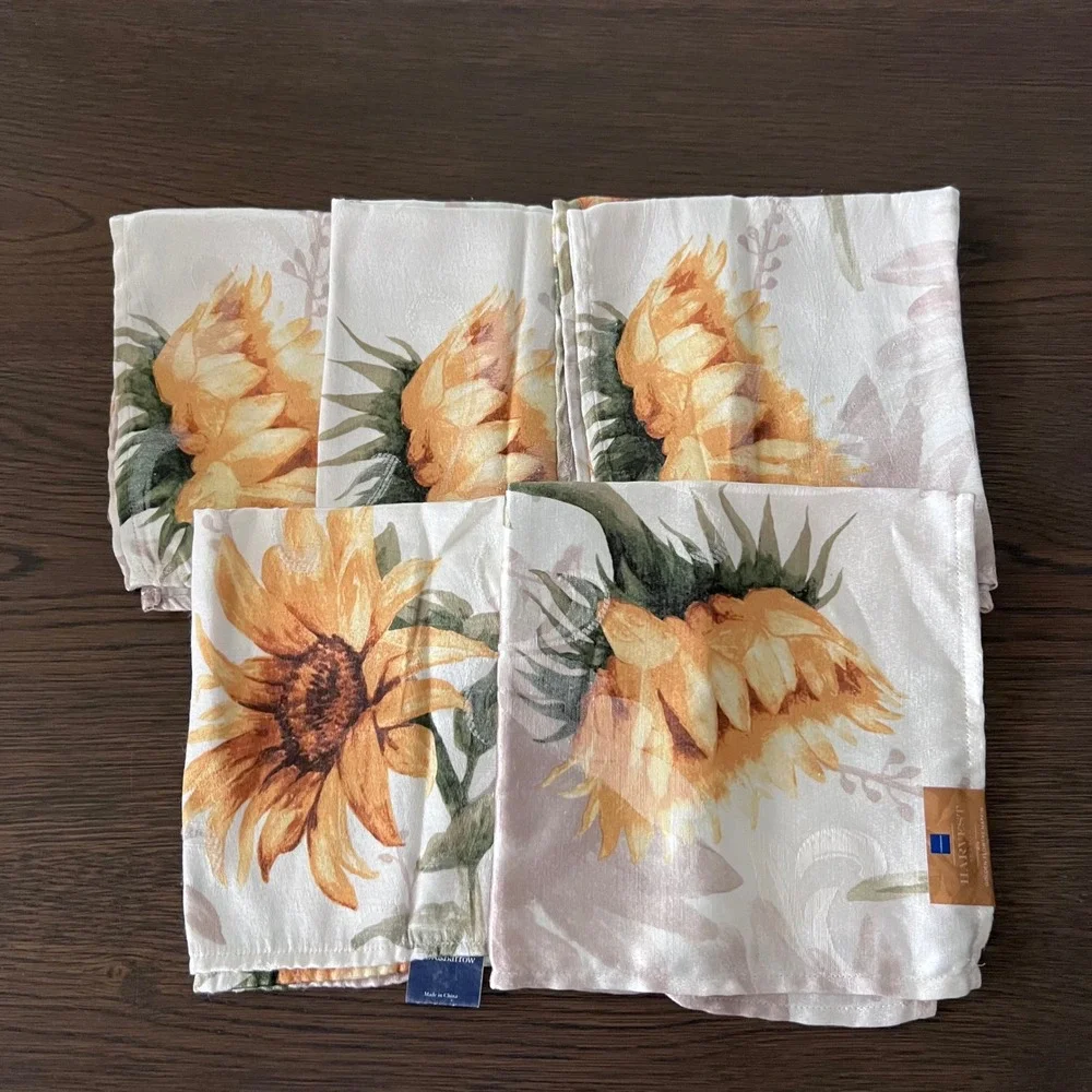 Harvest Season Golden Flowers Napkins Set‎ 5 Cotton Blend Table Linens Vintage